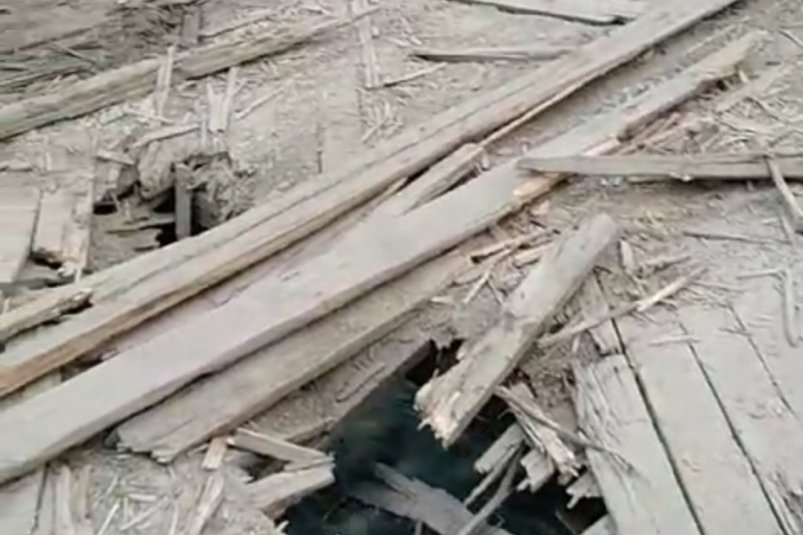 На севере Бурятии из-за большегруза разрушился мост
