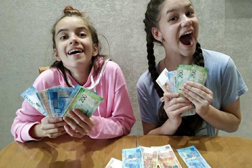Россиянам назвали  размер налоговой выплаты для семей с детьми в 2024 году