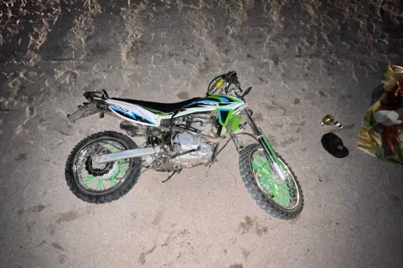 Подросток разбился на мотоцикле в селе в Бурятии