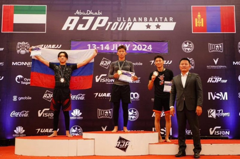 Бурятский спортсмен взял серебро на чемпионате Восточной Азии по джиу-джитсу