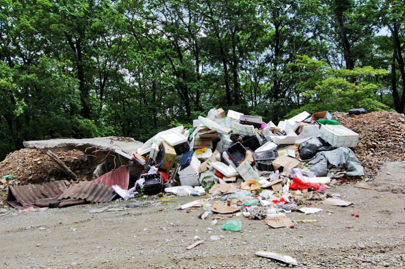 В Бурятии жители двух тарбагатайских ДНТ жалуются на невывоз мусора