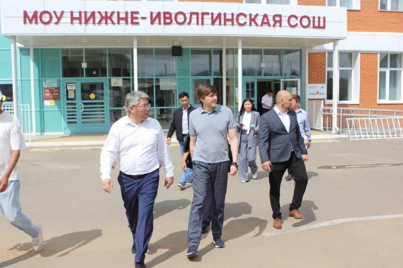 Министр просвещения России посетил новую школу в Бурятии