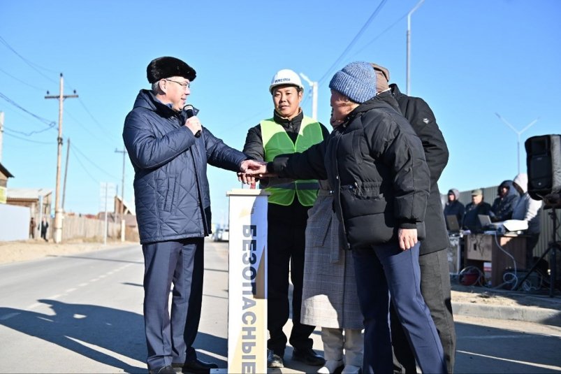 Алексей Цыденов открыл четыре новые дороги в Иволгинском районе