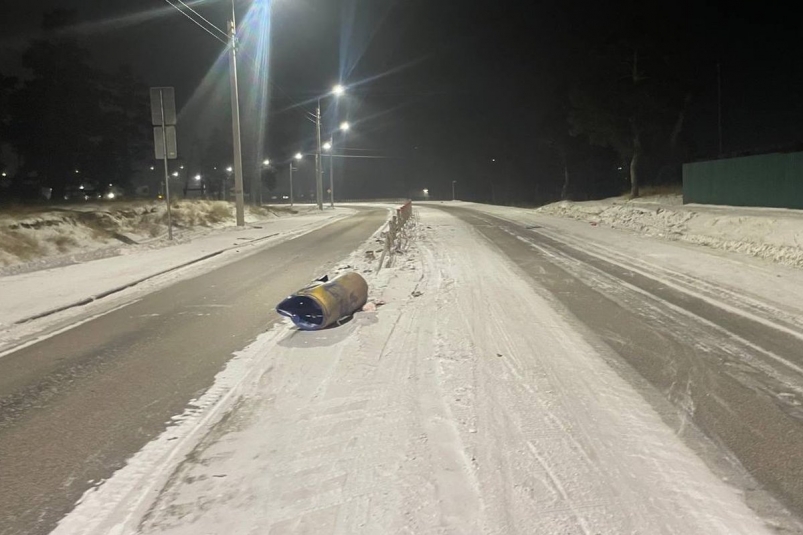 В пригороде Улан-Удэ водитель ночью напоролся на натянутый трос на трассе