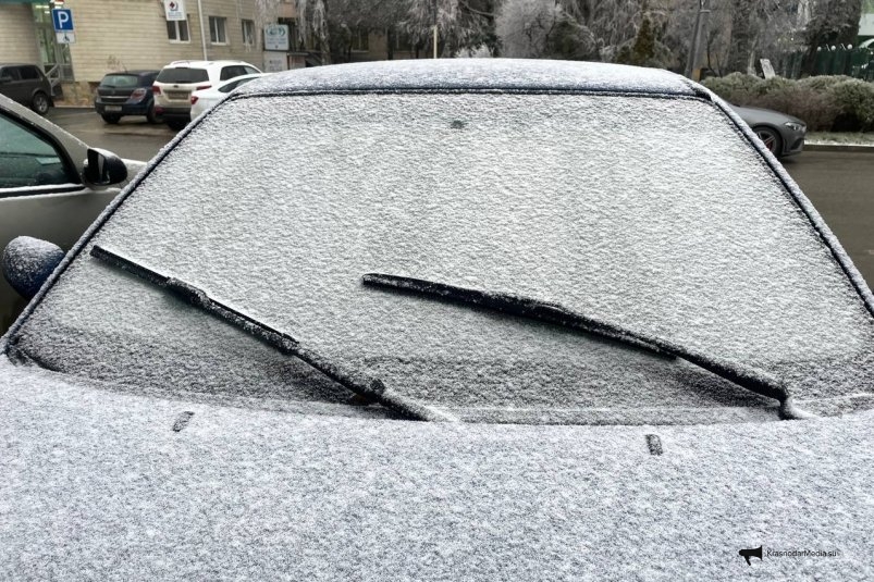 Водители массово ломают дворники из-за морозов: что делать категорически нельзя