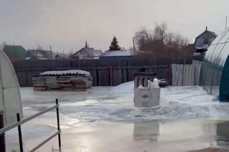 Подтопления в Эрхирике: жители борются с водой, депутат требует проверки