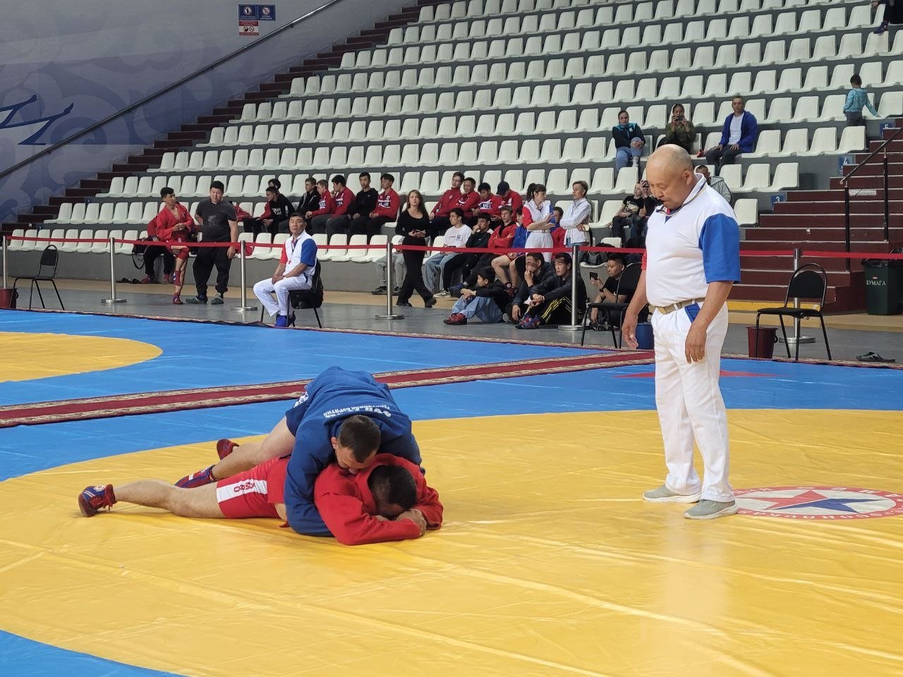 Бессмертный подвиг: в Улан-Удэ проходит турнир по самбо памяти Николая Петрова 