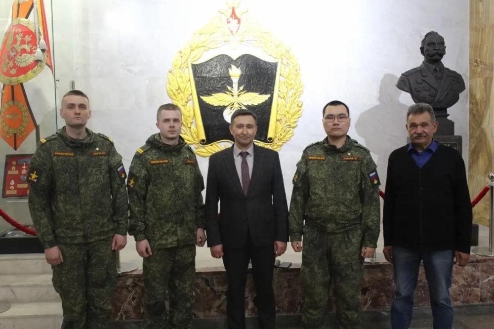 Университет из Улан-Удэ и Академия связи запустили научную роту для студентов ВСГУТУ