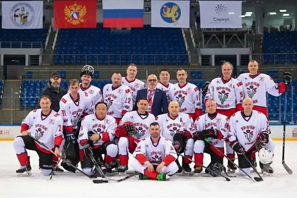 Врач из Улан-Удэ в составе сборной &quotВрачи России&quot стал призёром всероссийского хоккейного турнира для медиков. минздрав РБ