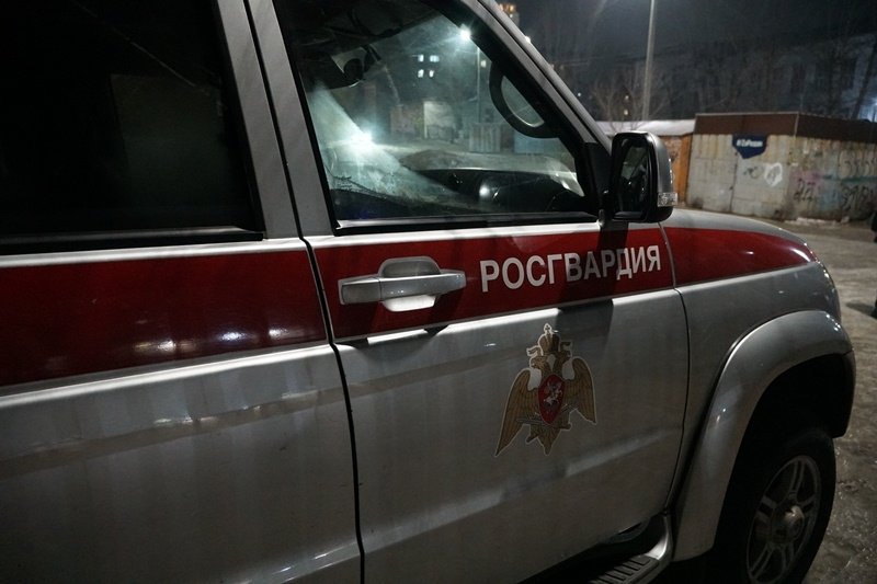 Росгвардейцы спасли пожилую женщину из горящего дома в Улан-Удэ Росгвардия по Бурятии