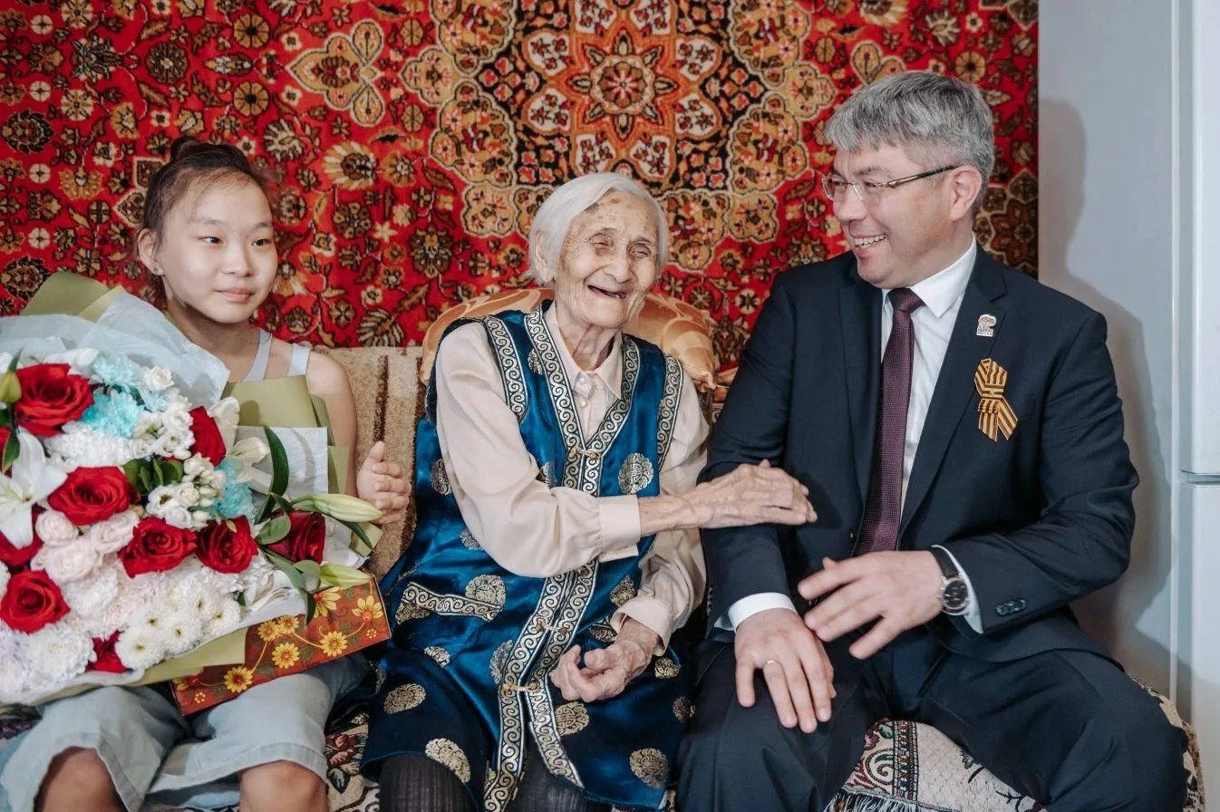 100-летнюю ветерана ВОВ поздравили с Днём Победы в Бурятии пресс-служба правительства Бурятии