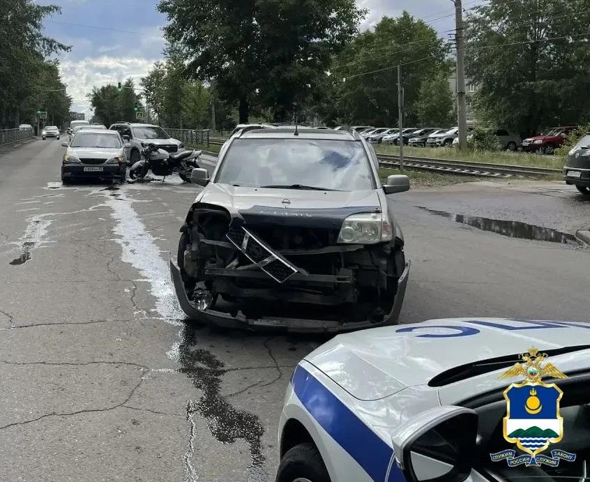 Мотоциклист травмировался в тройном ДТП в Улан-Удэ