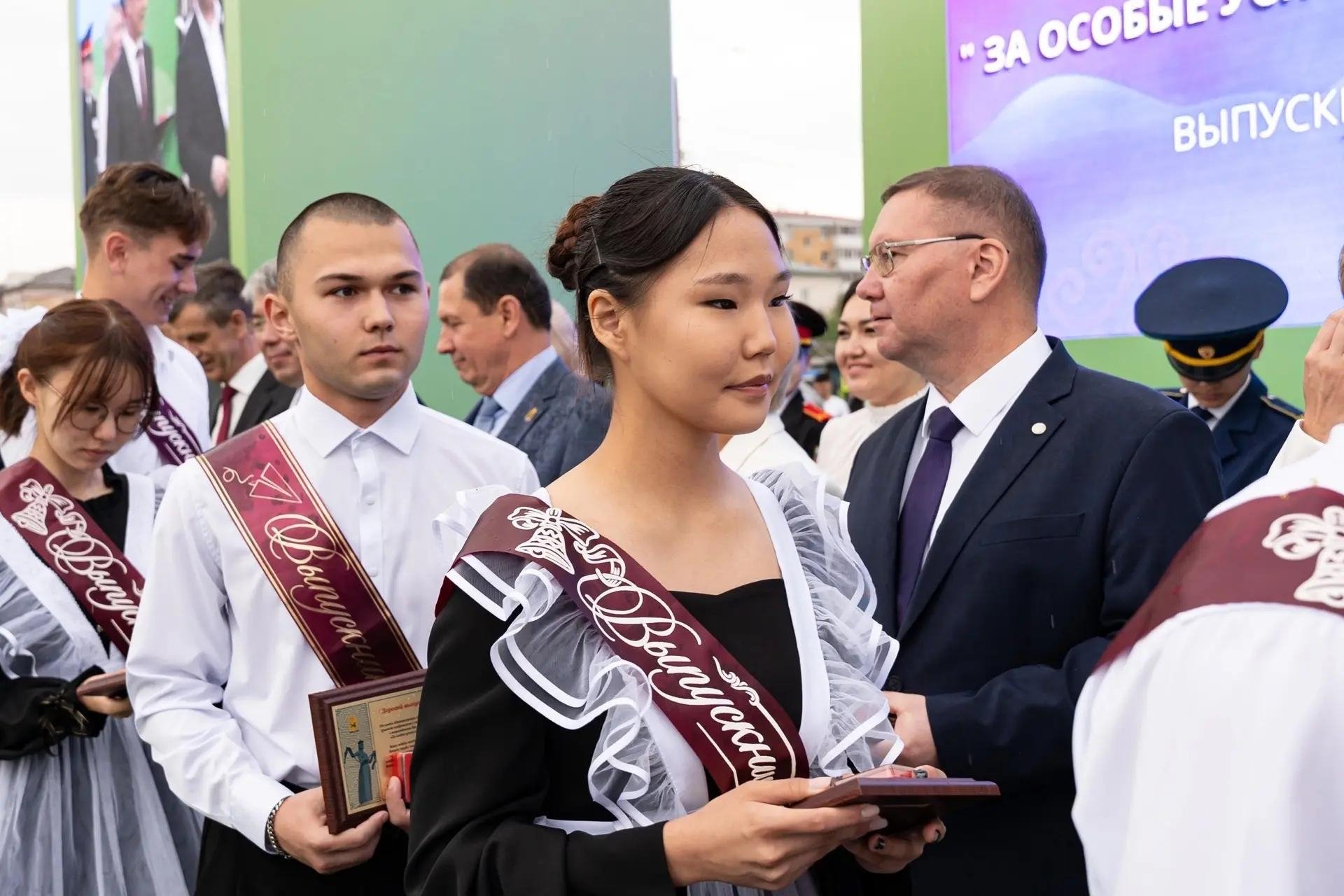 В Улан-Удэ рекорд по медалям и стобалльникам администрация г. Улан-Удэ