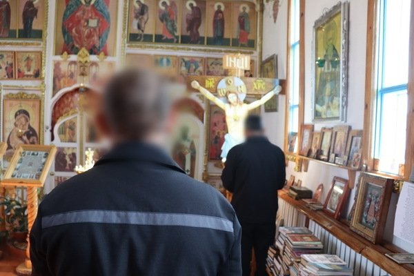 Иерей Улан-Удэнской епархии провёл богослужение и побеседовал с заключёнными УФСИН РБ
