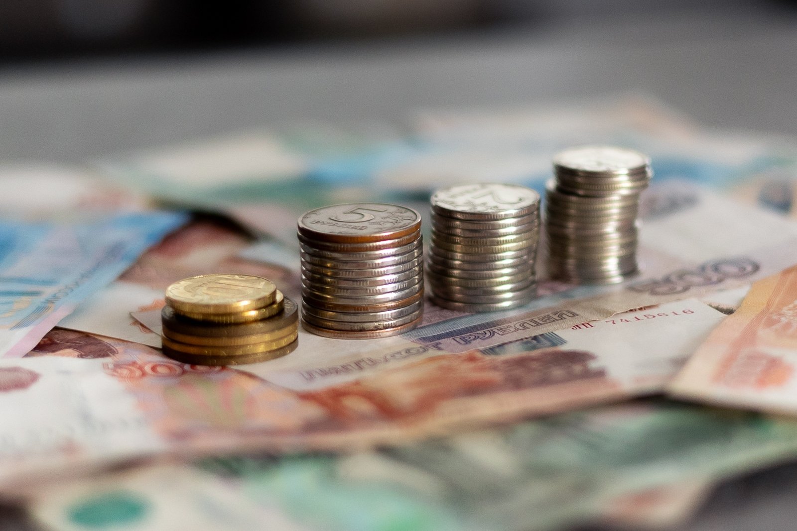 Крупные банки повысили ставки по краткосрочным вкладам до 19% Илья Аверьянов, ИА PrimaMedia.ru