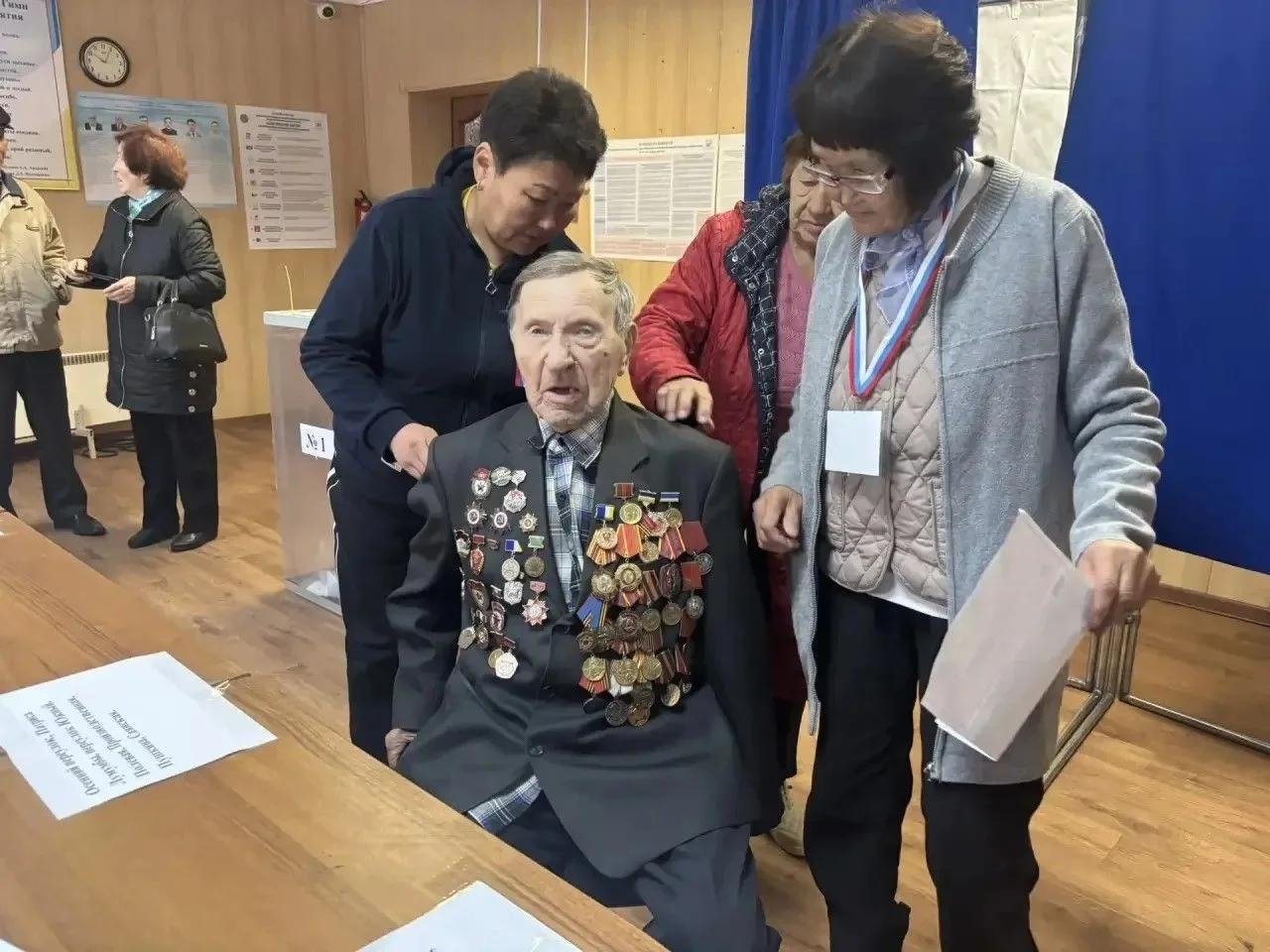 Лично пришёл на участок, несмотря на возраст Медиацентр выборов