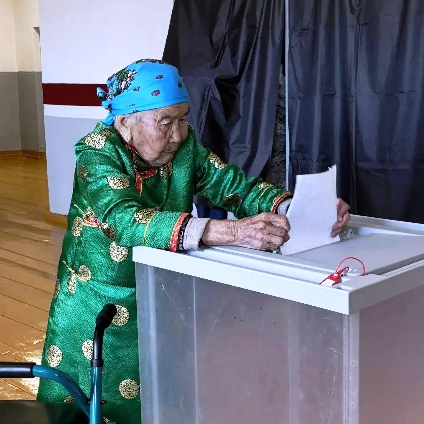 У неё 16 правнуков и одна праправнучка Медиацентр выборов