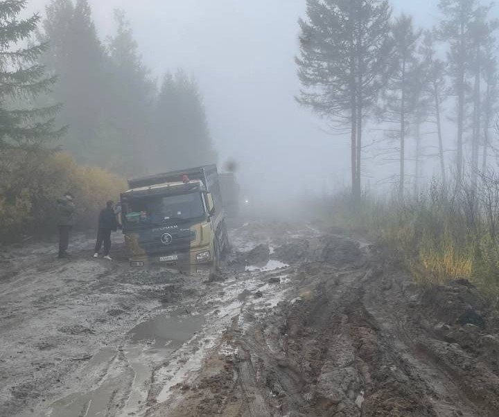 Дороги в Багдарине осенью постоянно размывает Соцсети