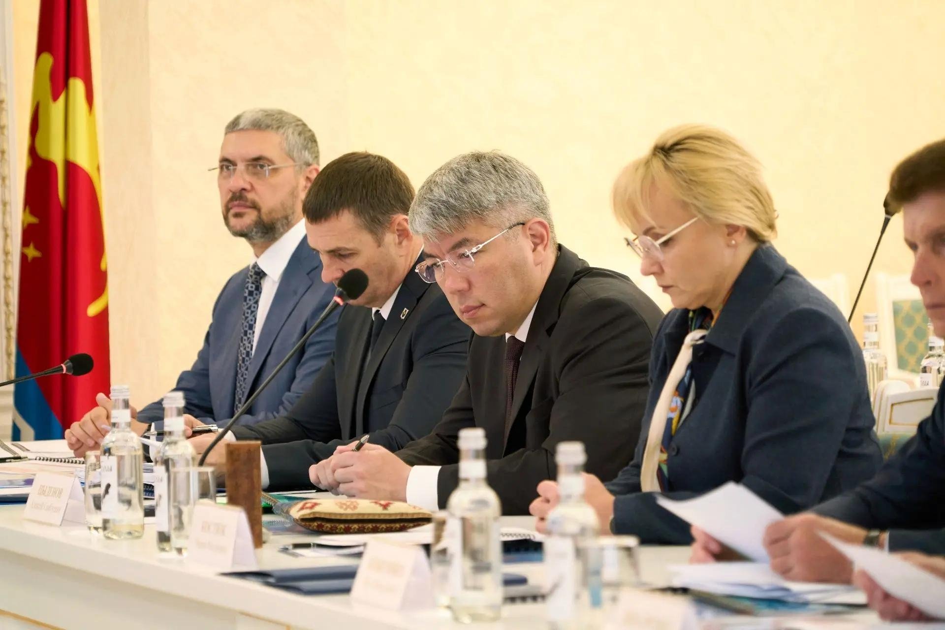 Алексей Цыденов на заседании Совета ДФО пресс-служба правительства Бурятии