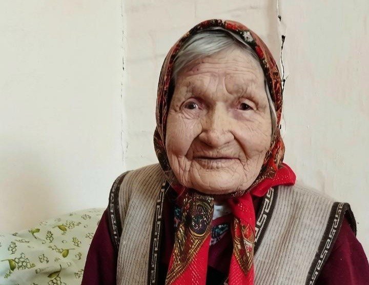 Путин и Цыденов поздравили с 99-летием прабабушку из Бурятии